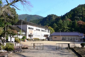 写真：三都橋交流センターの外観