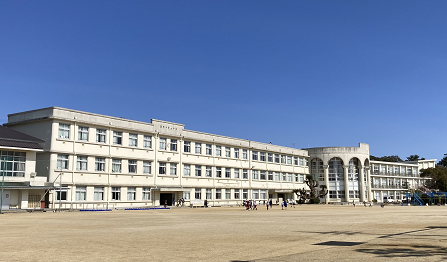 中部小学校
